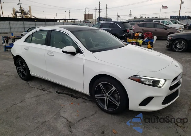 WDD3G4EB9KW028685: 81483103