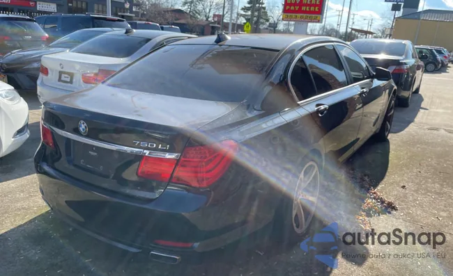 WBAKC8C58CC435970: 81318273