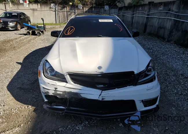 WDDGJ7HB1DG043386: 82331443