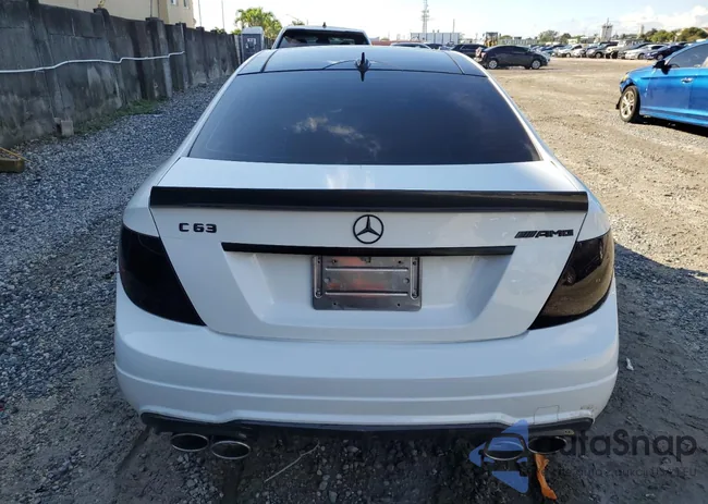 WDDGJ7HB1DG043386: 82331443