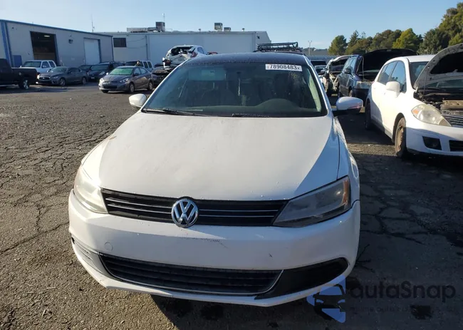 3VWD17AJ1EM266112: 78908483