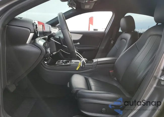 WDD3G4EB4KW034829: 82161473