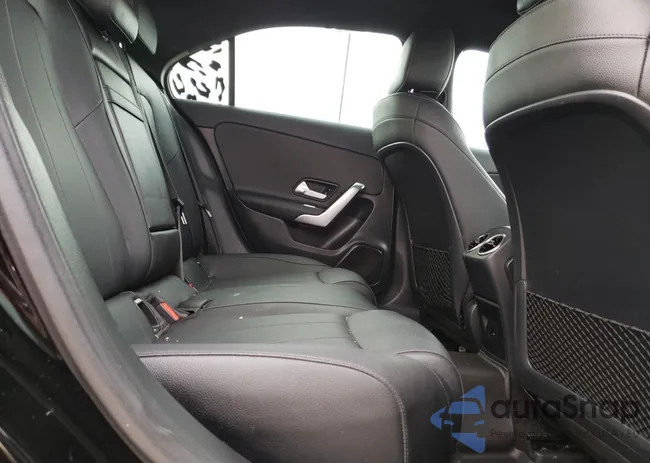 W1K3G4EB1MJ290751: 81374373